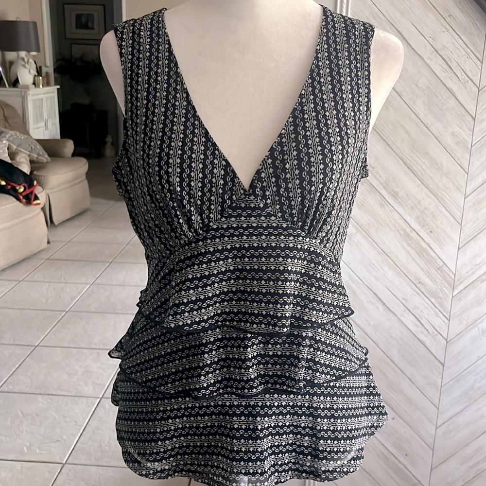 Michael Kors sleeveless ruffled pull on top, dark blue/cream, size S